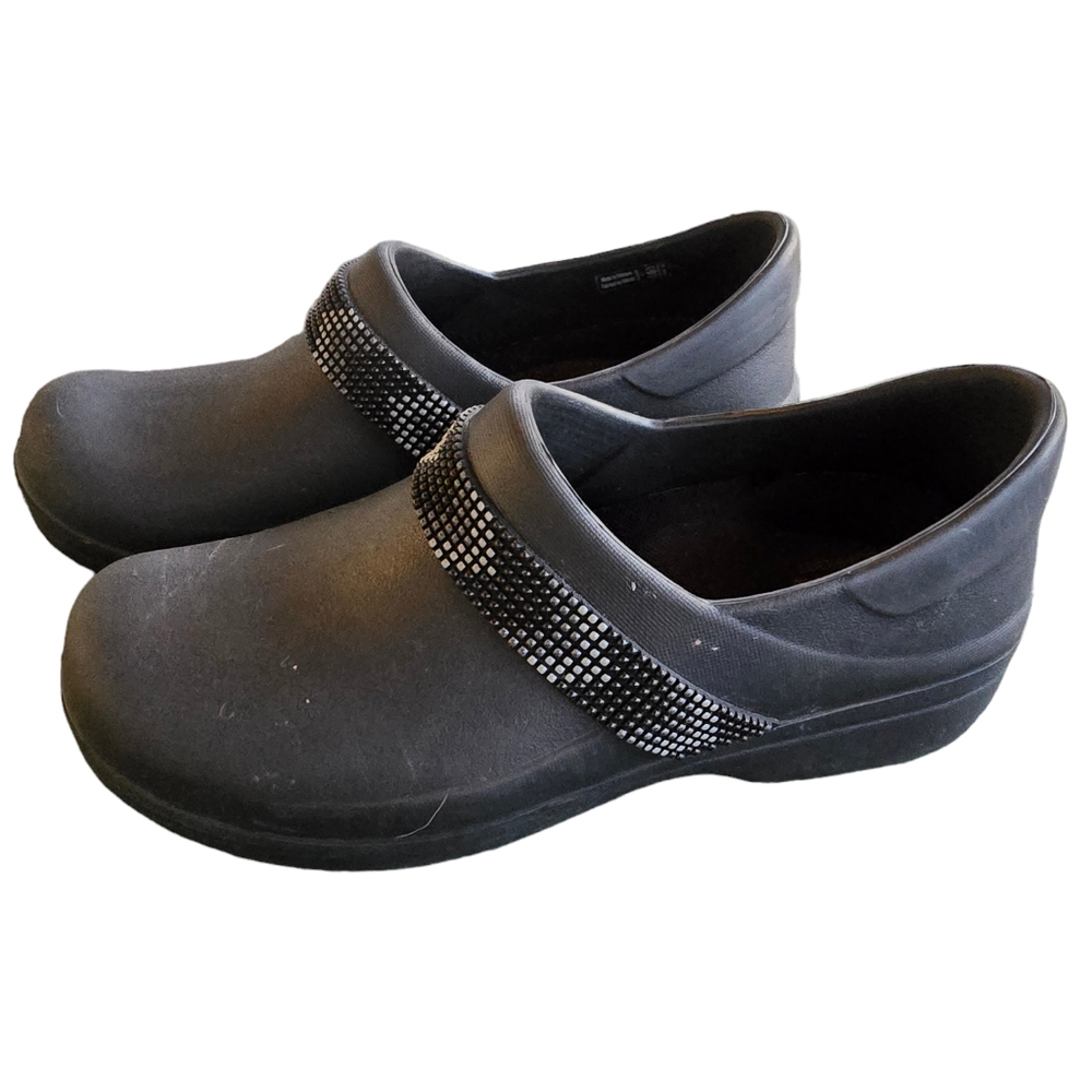 Dual Comfort Crocs Women's Black Beaded Size 7